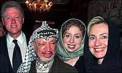 Hillary in hijab next to Arafat's wife