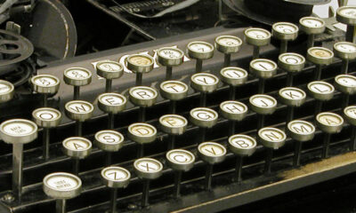 Antique typewriter, metaphor for The Messenger