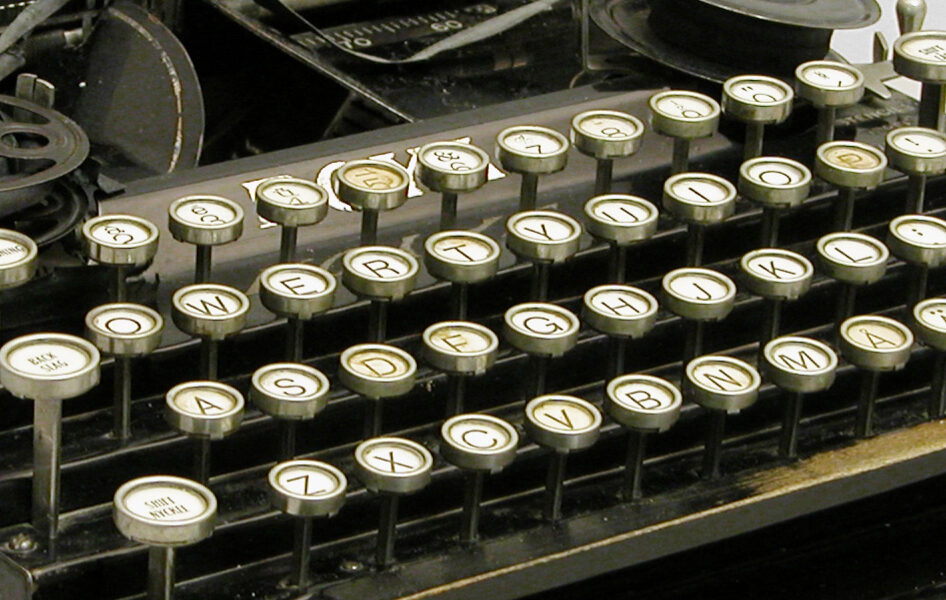 Antique typewriter, metaphor for The Messenger