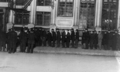 A Depression era bread line