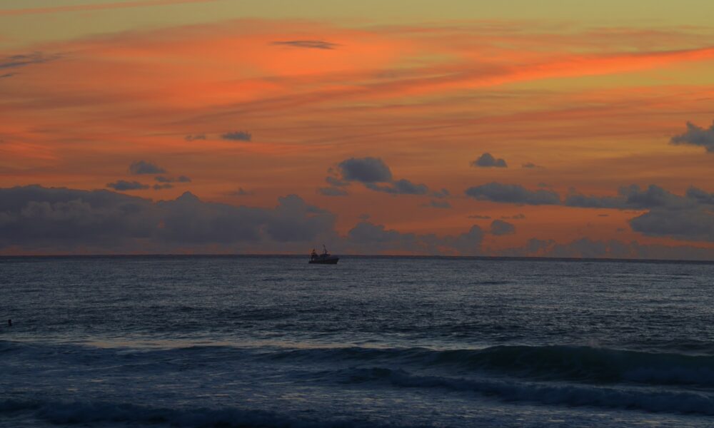 Red sky at night, sailor's delight