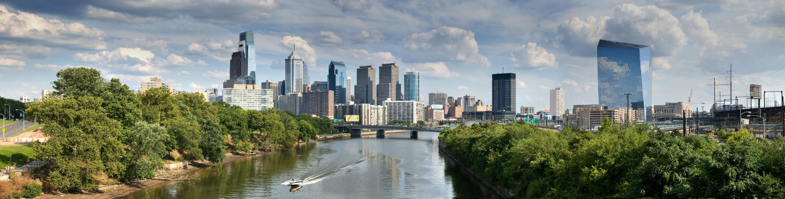 Philadelphia skyline panorama scaled copy