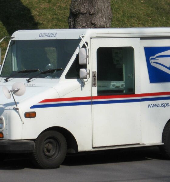 Mail delivery truck for last-mile delivery