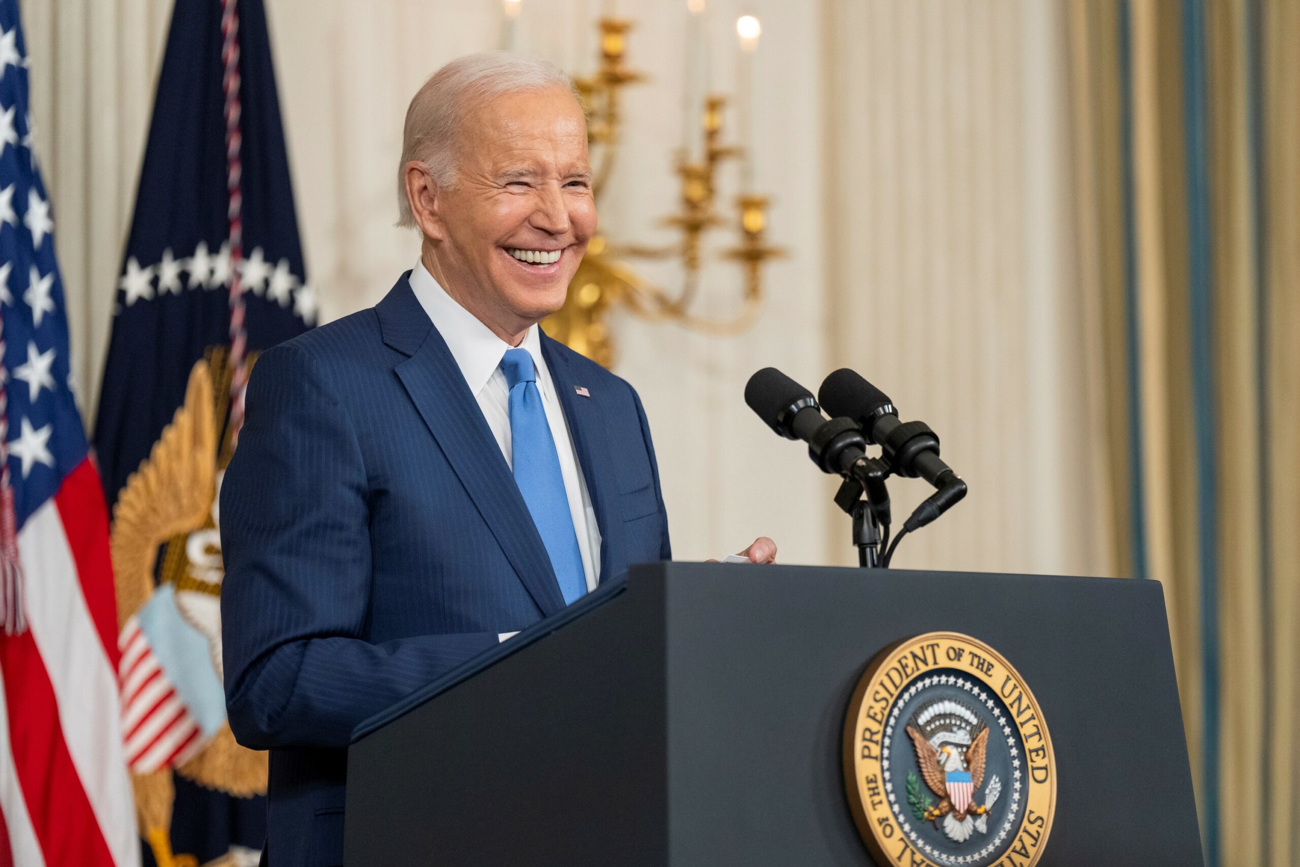 Biden delivers a press conference after the 2022 Midterms