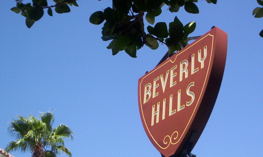 The sign welcoming people to Beverly Hills