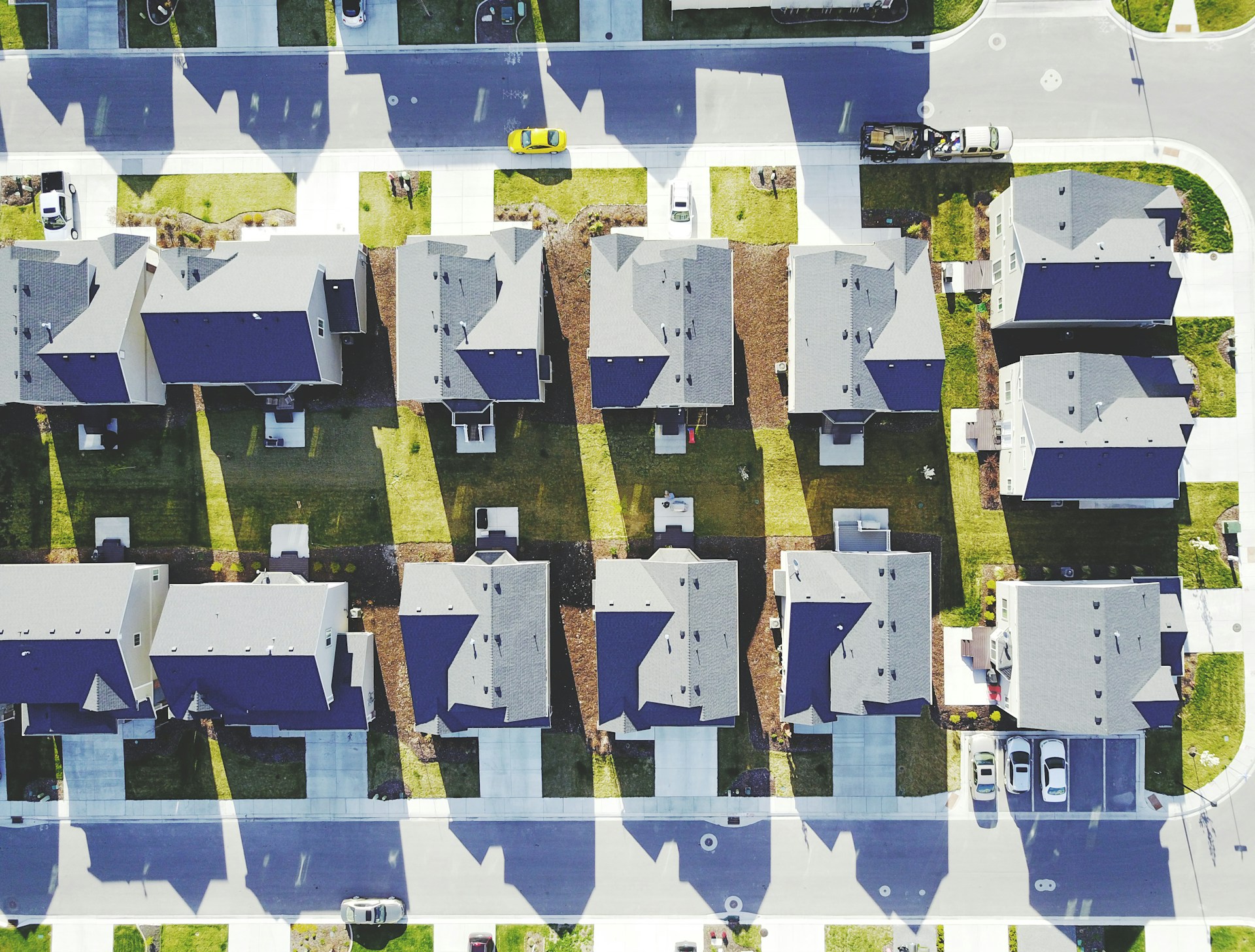 Cookie-cutter housing looking down from a traffic helicopter - by Blake Wheeler on Unsplash