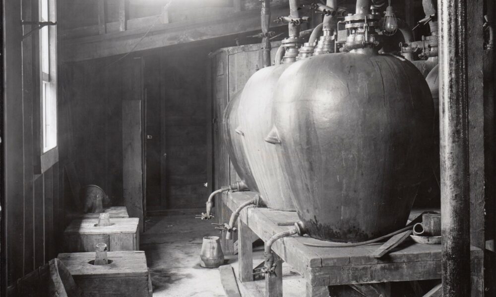 Hydrogen was once contained (?) in earthen vessels like these